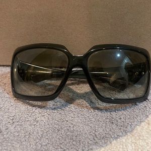 GUCCI SUNGLASSES